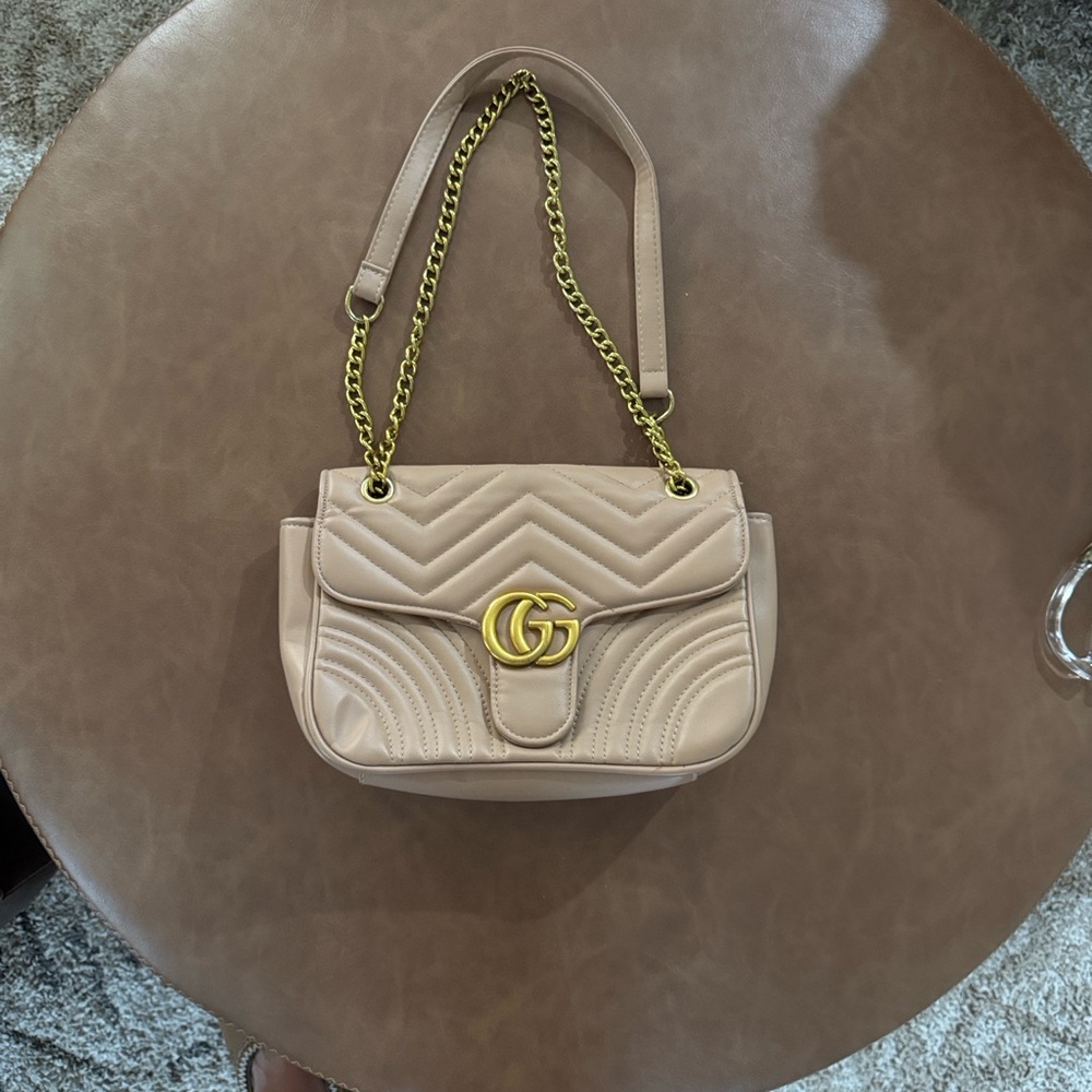 Elegant Beige Quilted Shoulder Bag with Gold Chain